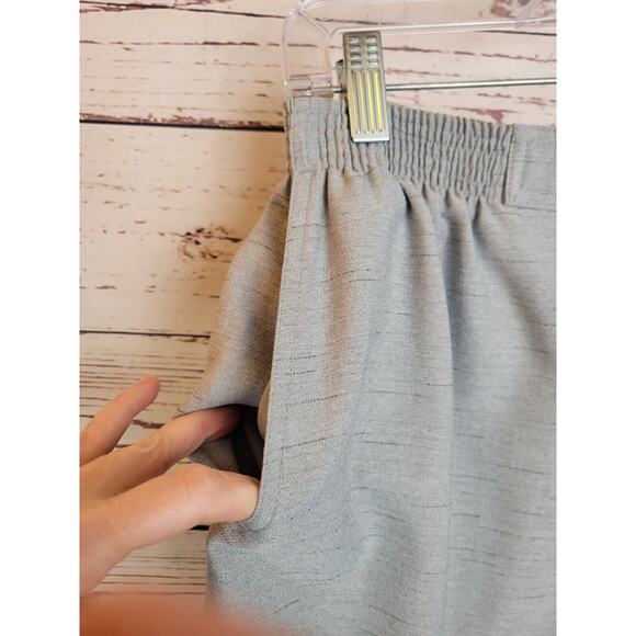 Alfred Dunner Gray Straight Leg High Rise Pull On Cropped Pants Women's Size 14P - Picture 4 of 8